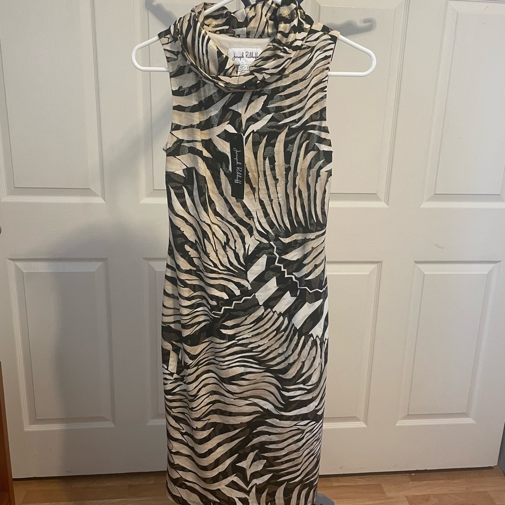 Dress - Picture 2 of 4